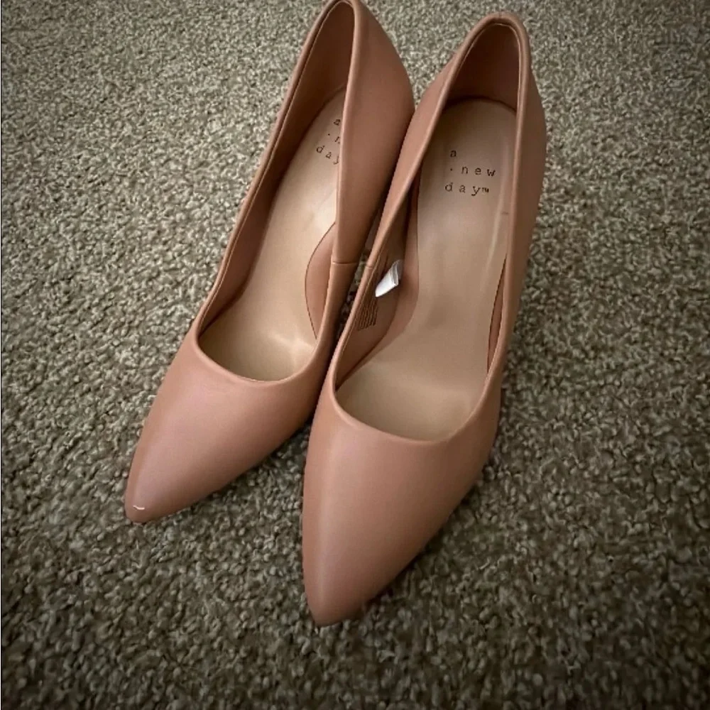 Nude Pink a new day Heels - Picture 1 of 3